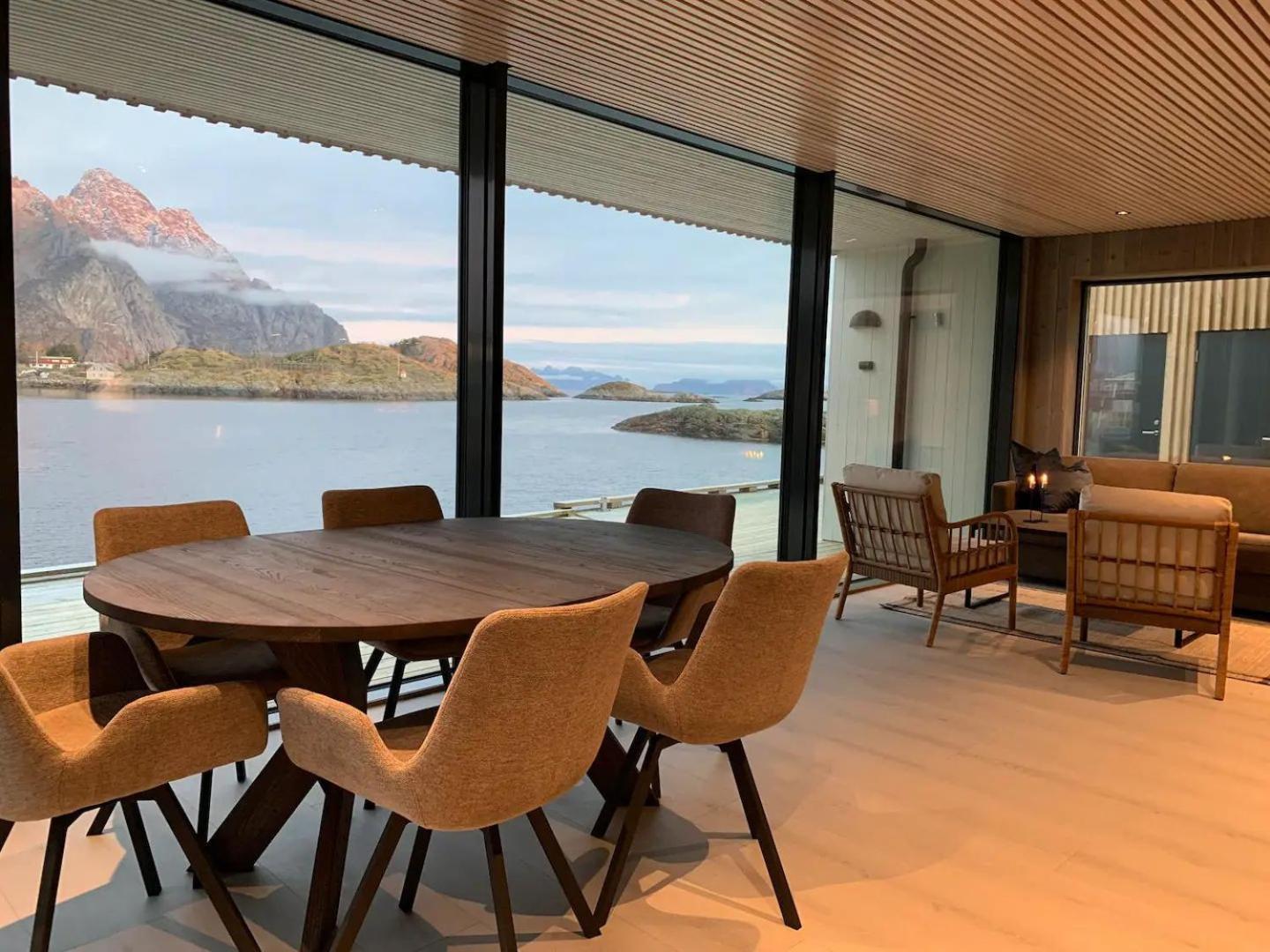 Lejlighed Stor Moderne I Henningsvaer, 70 Kvm *