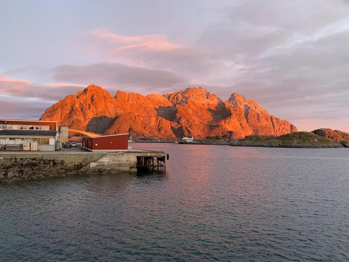 Lejlighed Stor Moderne I Henningsvaer, 70 Kvm